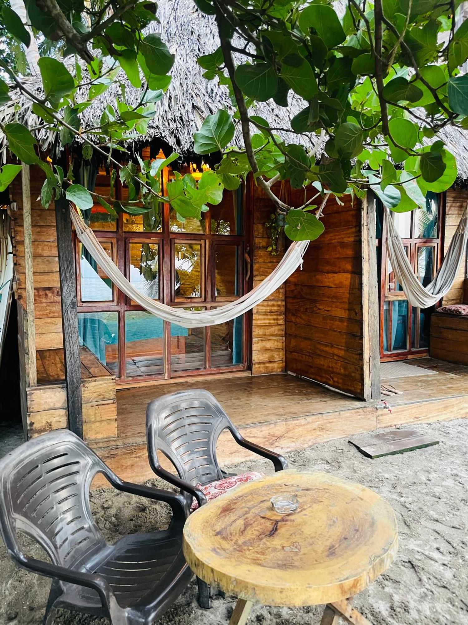 Chill And Surf Mendihuaca Hotel Guachaca Exterior photo